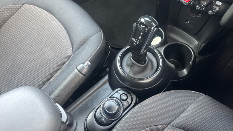 MINI Hatchback 1.5 Cooper Classic Premium 5dr Auto Petrol Hatchback